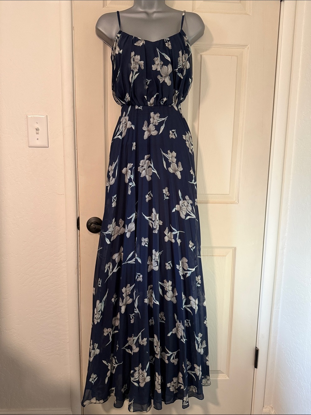Lulu's Navy and White Floral Maxi Dress with Spaghetti Straps